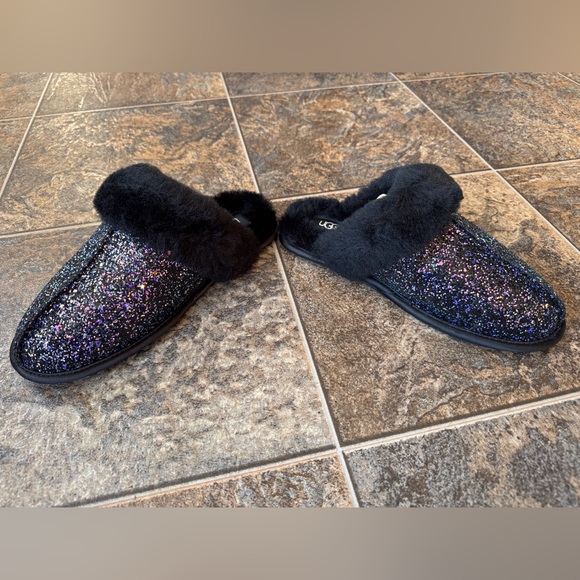 NEW!!! UGG Scuffette II Cosmos Sparkle Slip-on Slipper Slippers- Black Women’s 9 - Picture 1 of 10